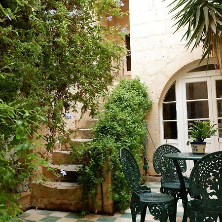 Village Knights Accommodation Żebbuġ Zewnętrze zdjęcie
