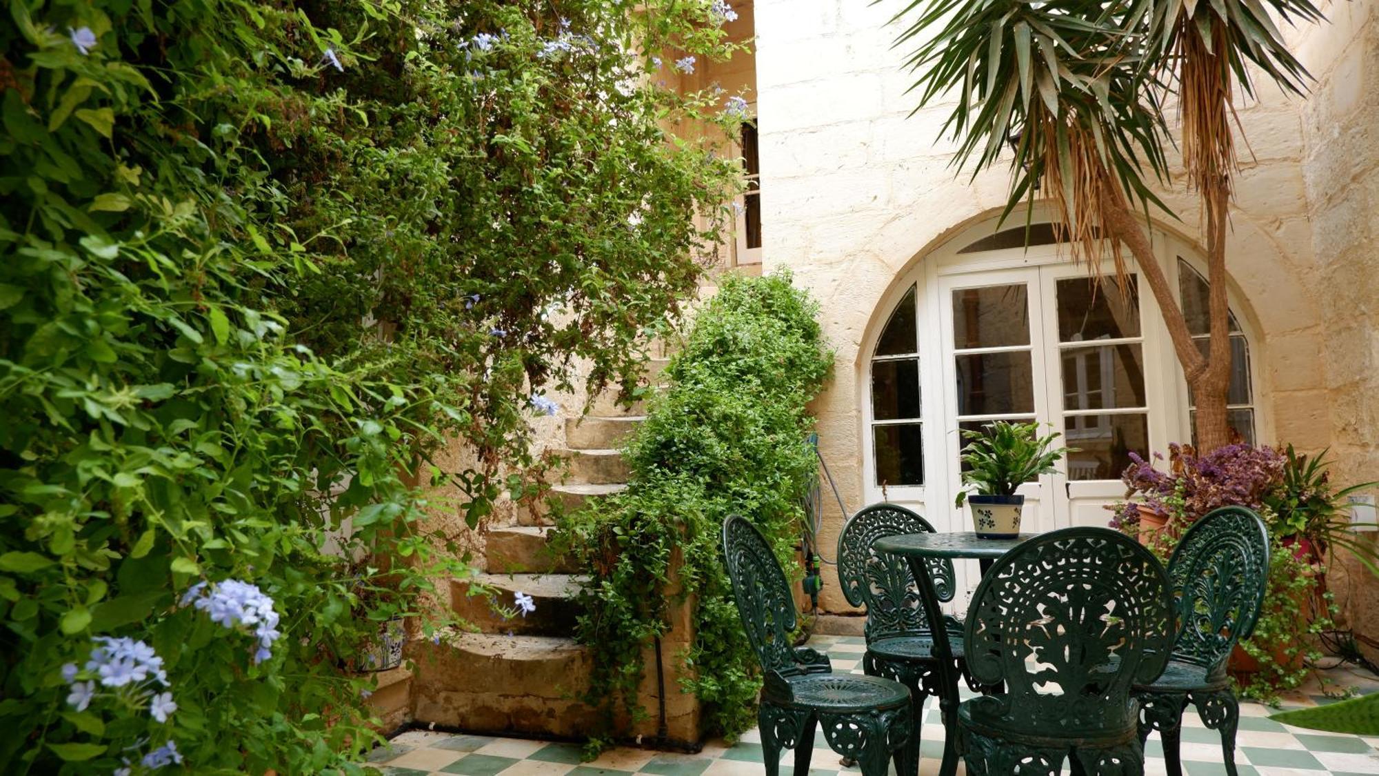 Village Knights Accommodation Żebbuġ Zewnętrze zdjęcie