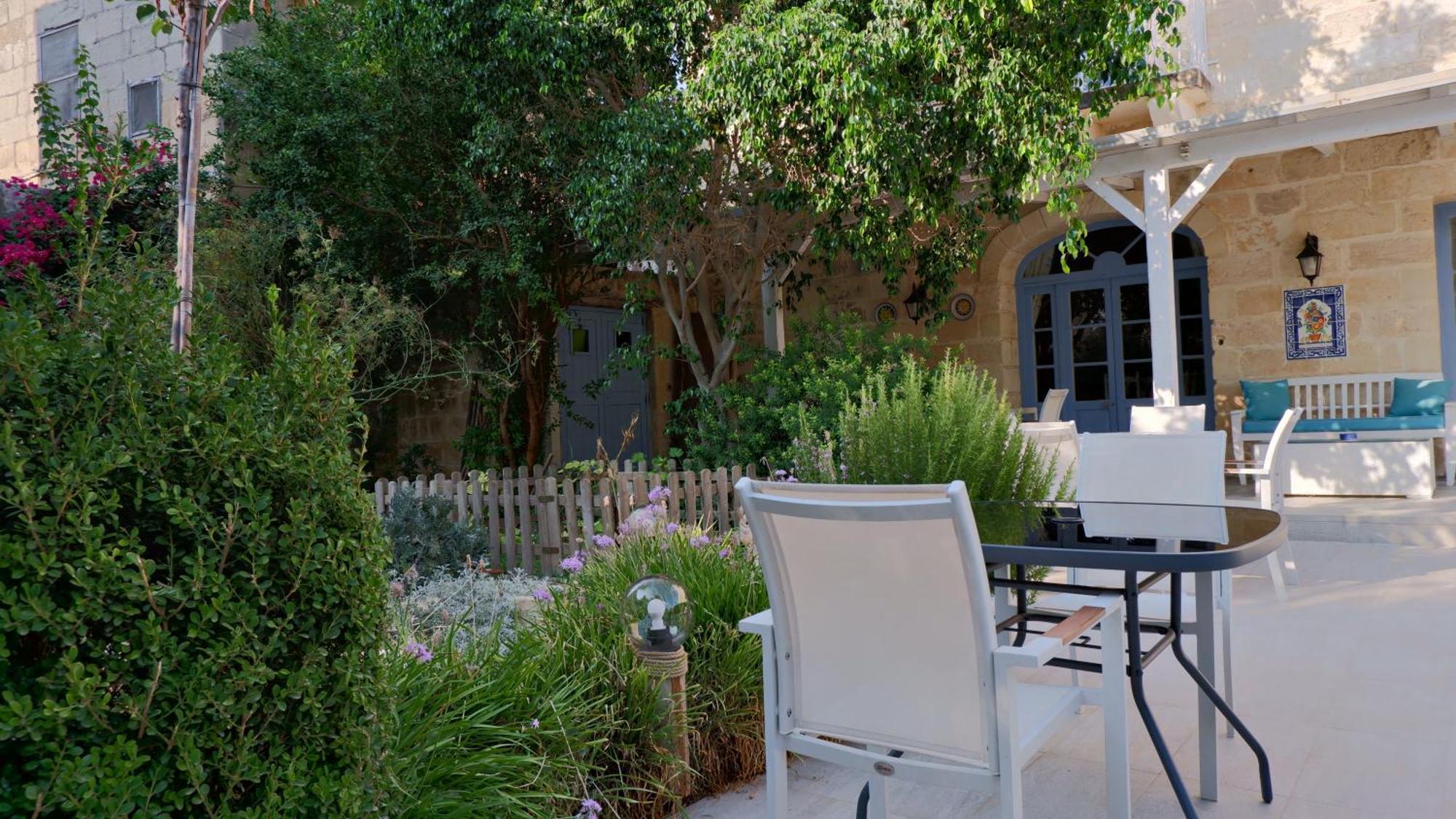Village Knights Accommodation Żebbuġ Zewnętrze zdjęcie