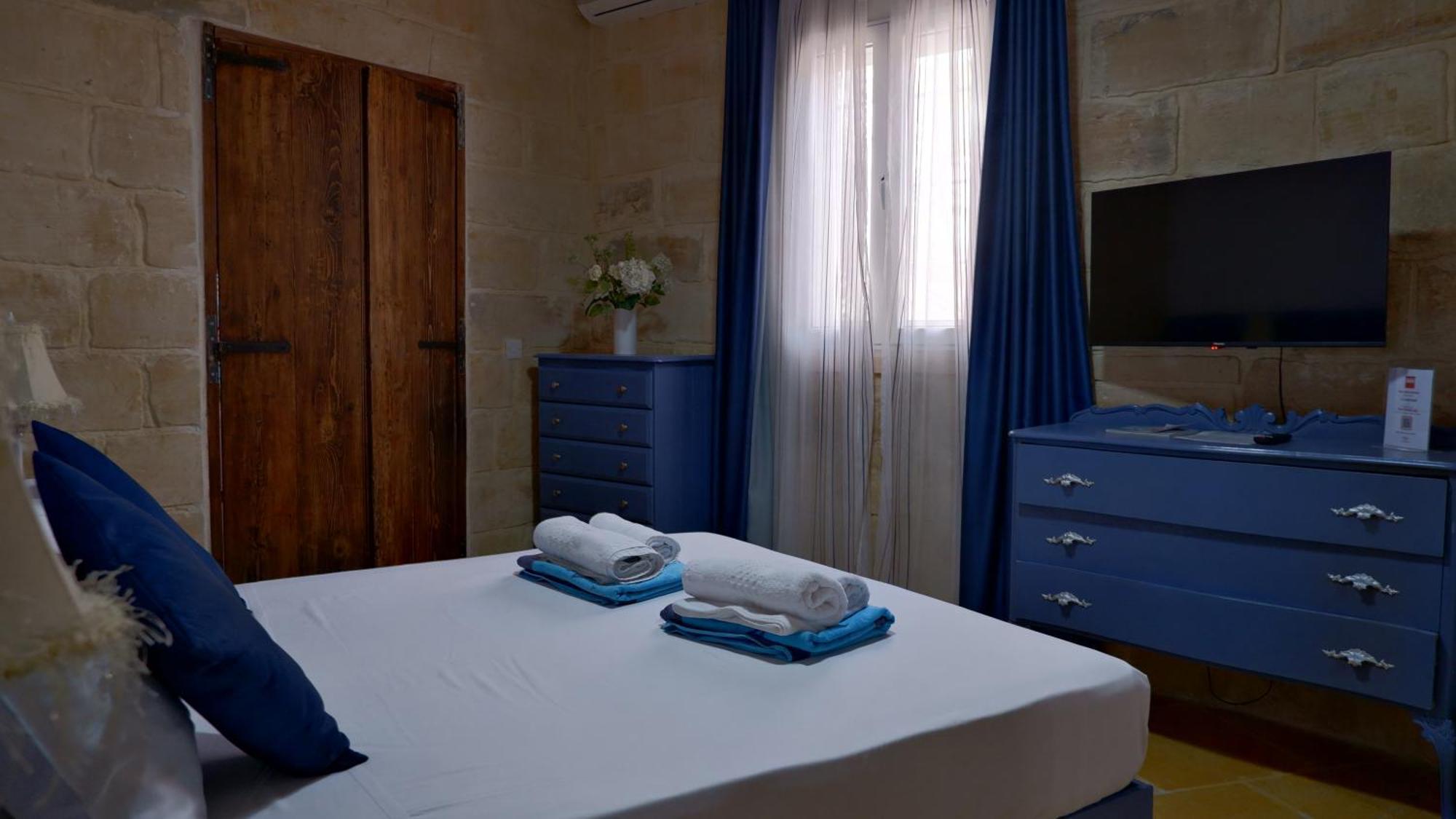 Village Knights Accommodation Żebbuġ Zewnętrze zdjęcie