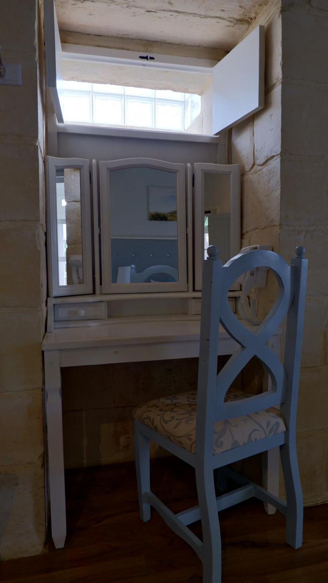 Village Knights Accommodation Żebbuġ Zewnętrze zdjęcie