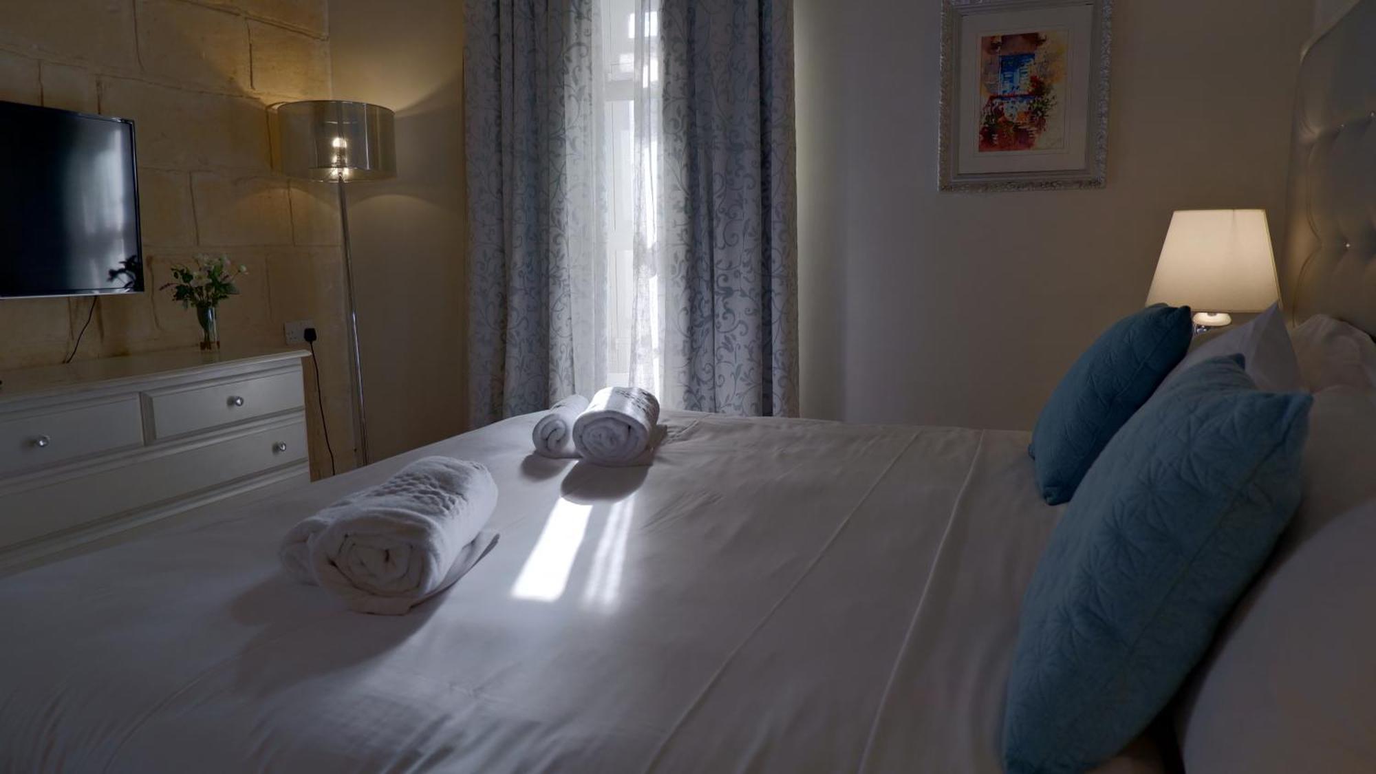Village Knights Accommodation Żebbuġ Zewnętrze zdjęcie