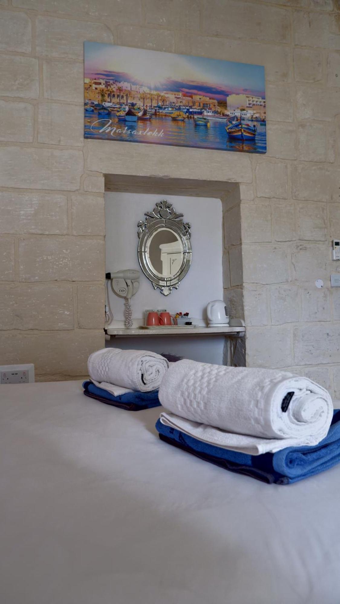 Village Knights Accommodation Żebbuġ Zewnętrze zdjęcie